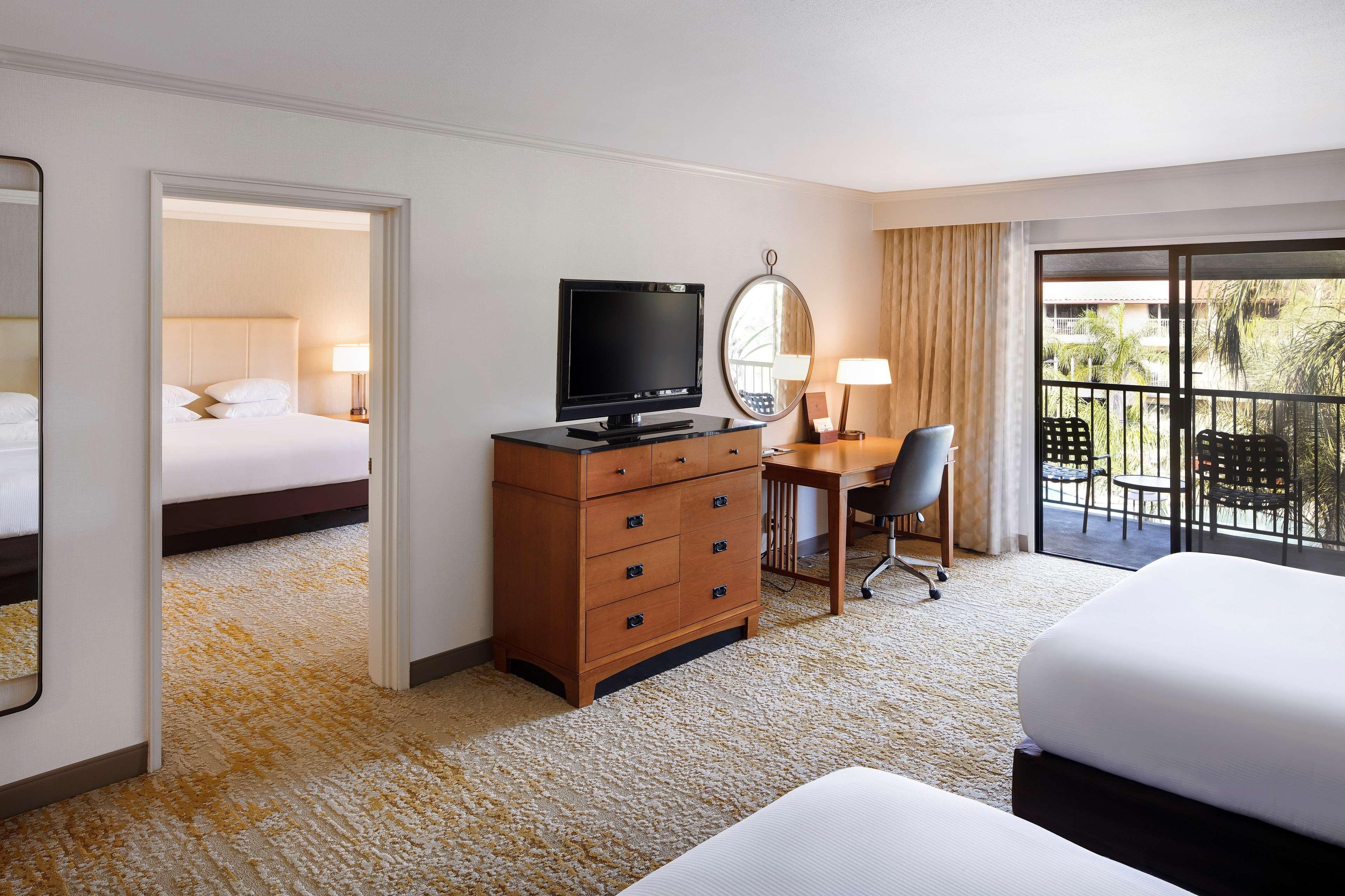 Doubletree By Hilton Ontario Airport Hotel Exterior foto